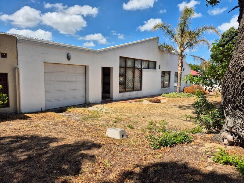 3 Bedroom Property for Sale in Mabille Park Western Cape